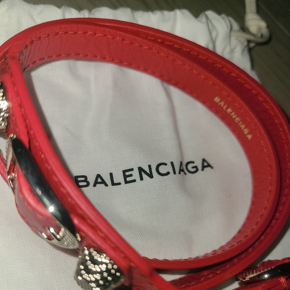 BALENCIAGAGiant Triple Wrap Bracelet with Nickel Hardware 236345 - Picture 2 of 4